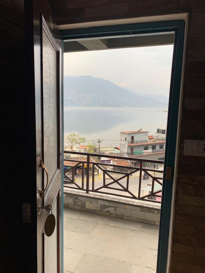 Lake Vision Guesthouse Pokhara Esterno foto