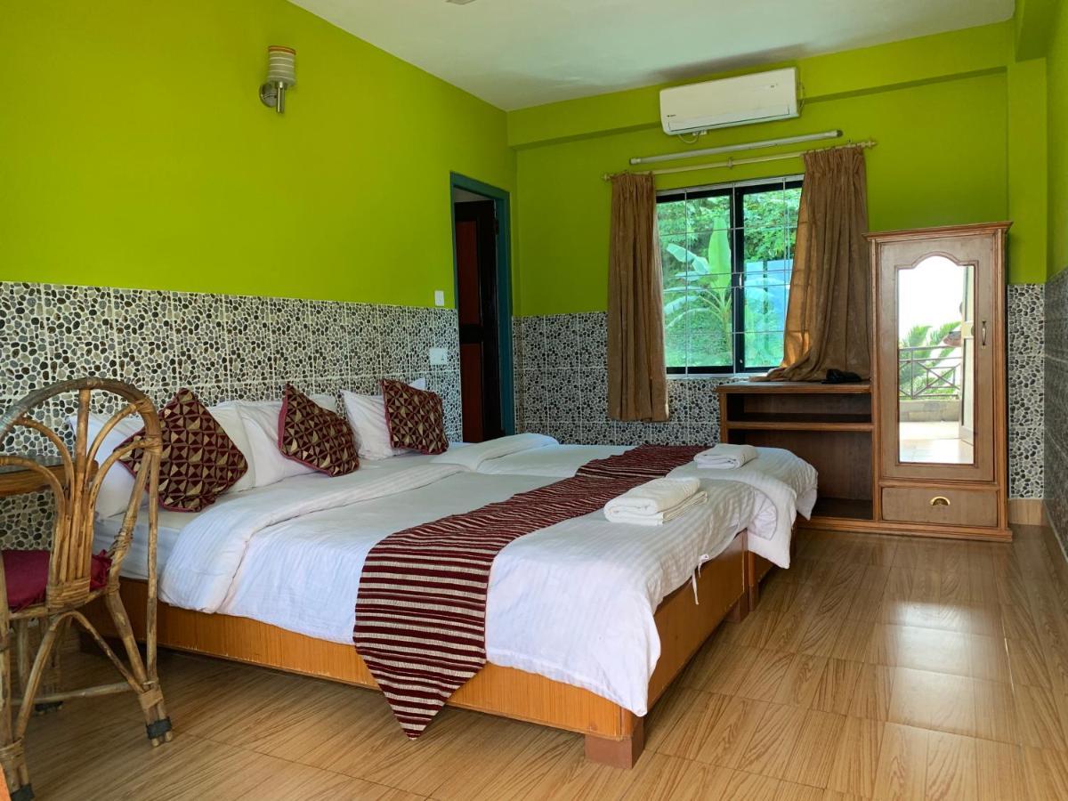 Lake Vision Guesthouse Pokhara Esterno foto