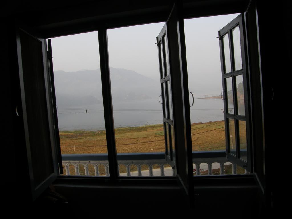 Lake Vision Guesthouse Pokhara Esterno foto