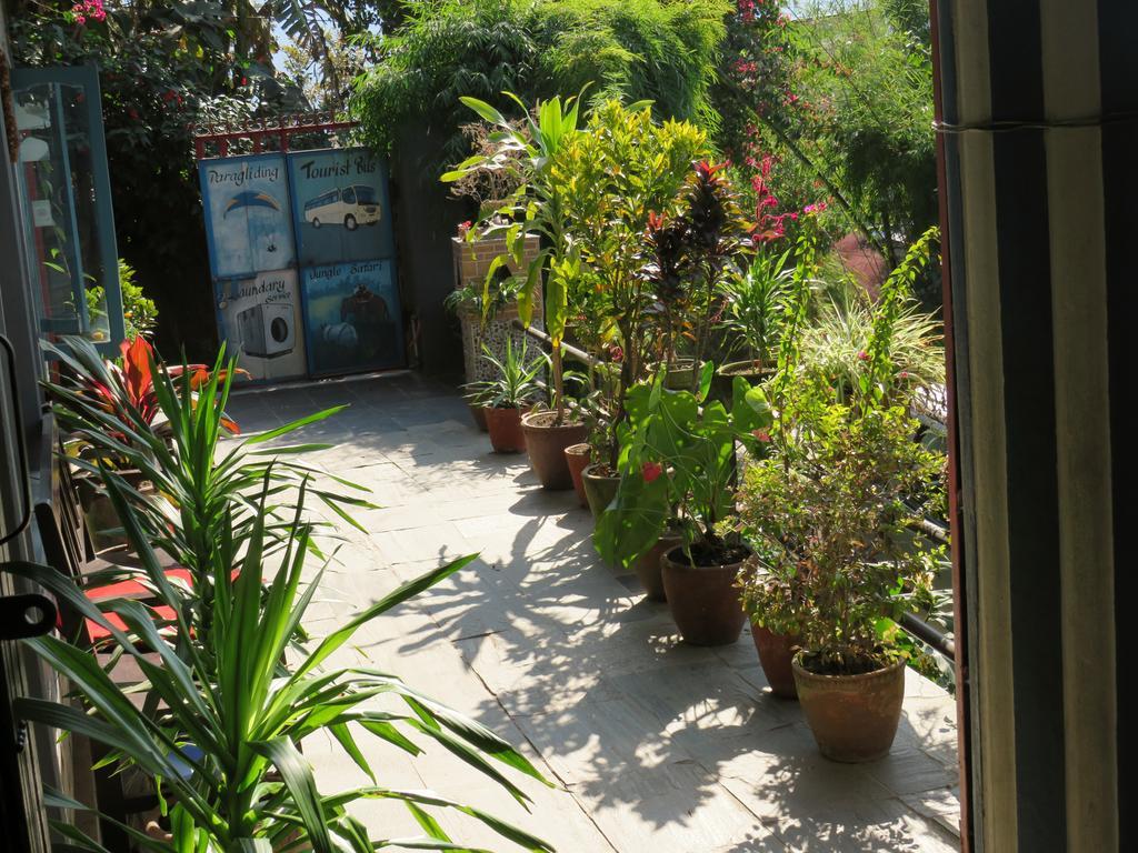 Lake Vision Guesthouse Pokhara Esterno foto