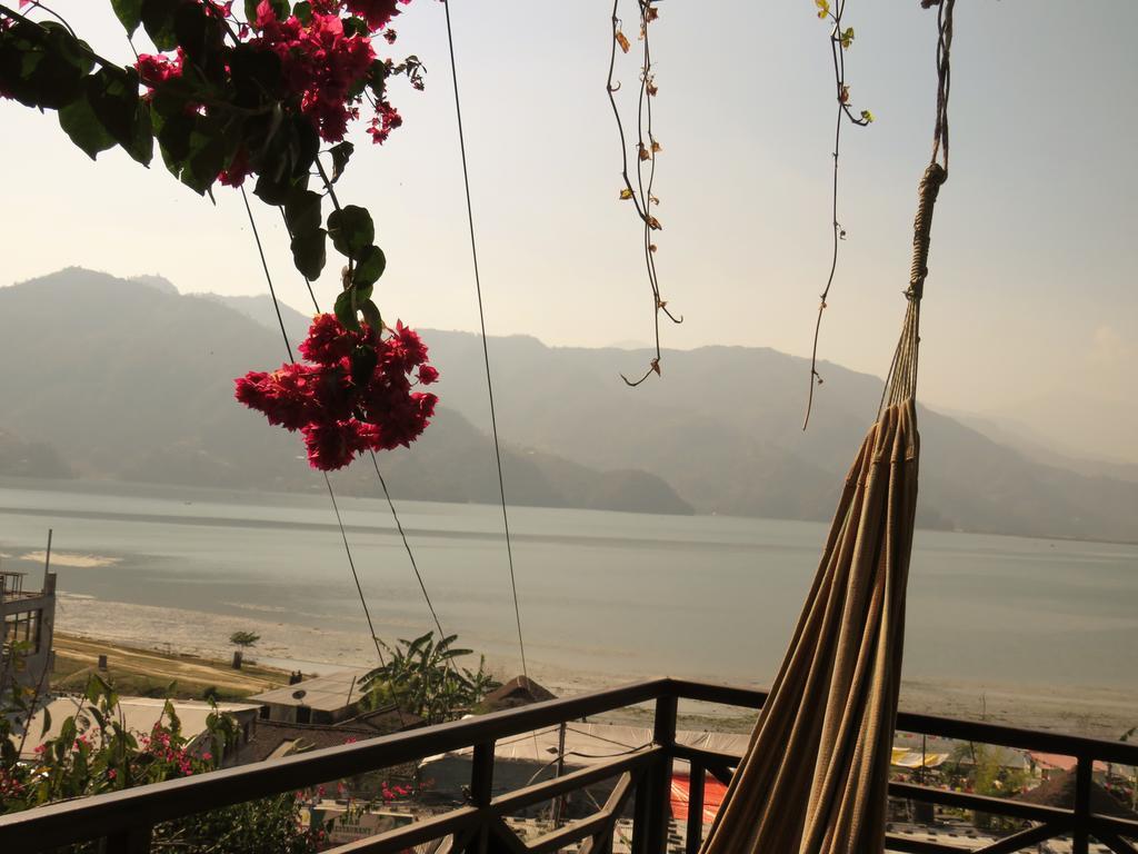 Lake Vision Guesthouse Pokhara Esterno foto