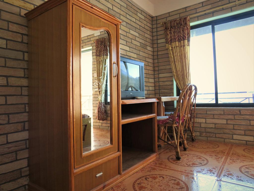 Lake Vision Guesthouse Pokhara Esterno foto