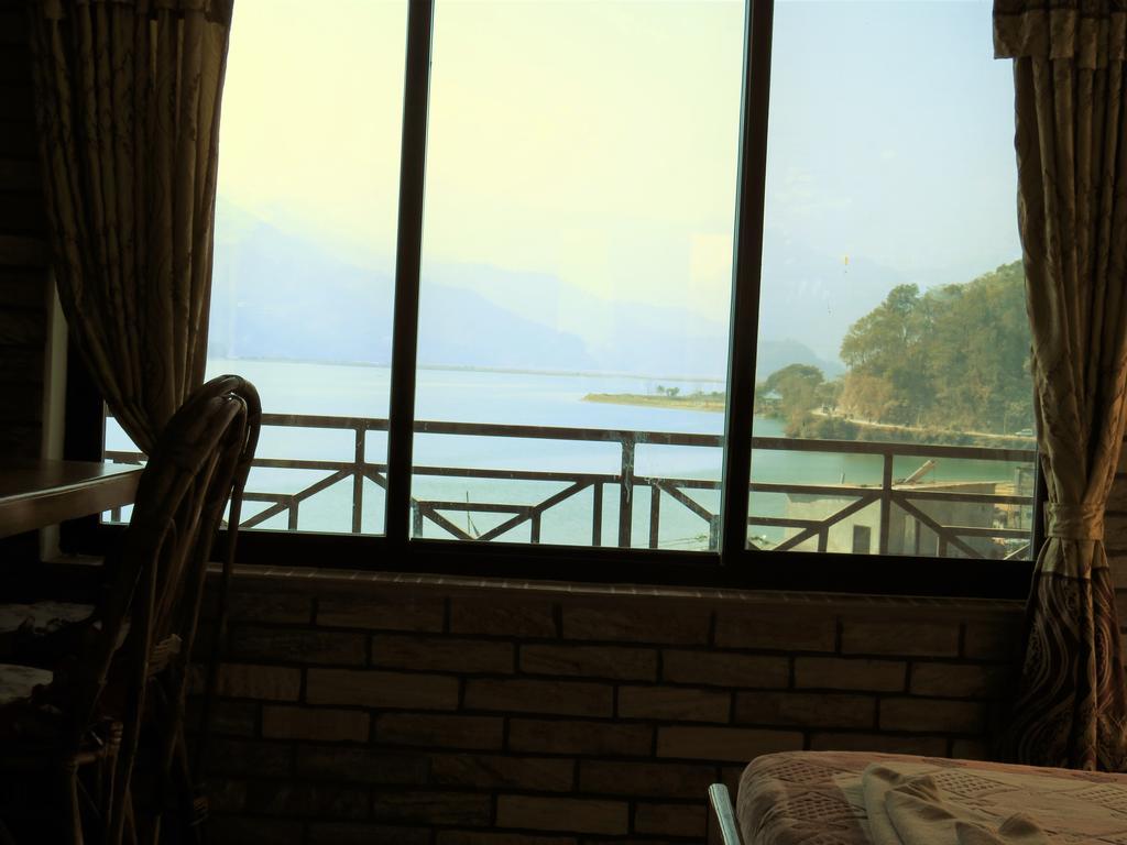 Lake Vision Guesthouse Pokhara Esterno foto