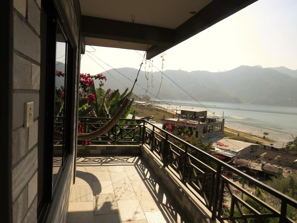 Lake Vision Guesthouse Pokhara Esterno foto