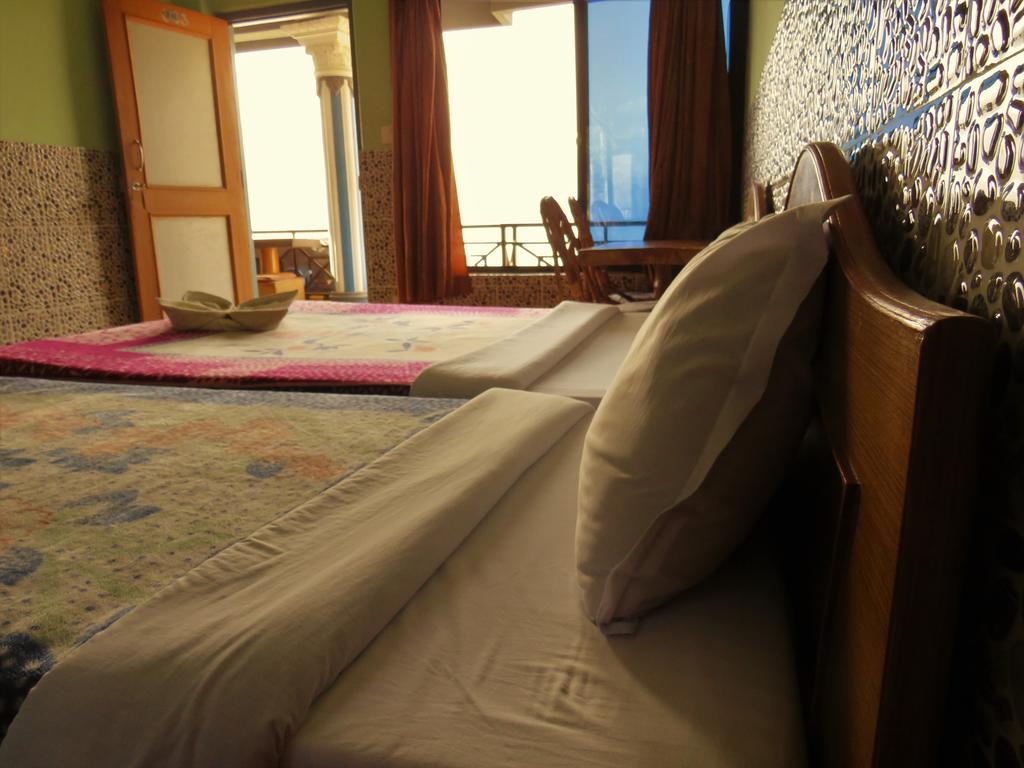 Lake Vision Guesthouse Pokhara Esterno foto