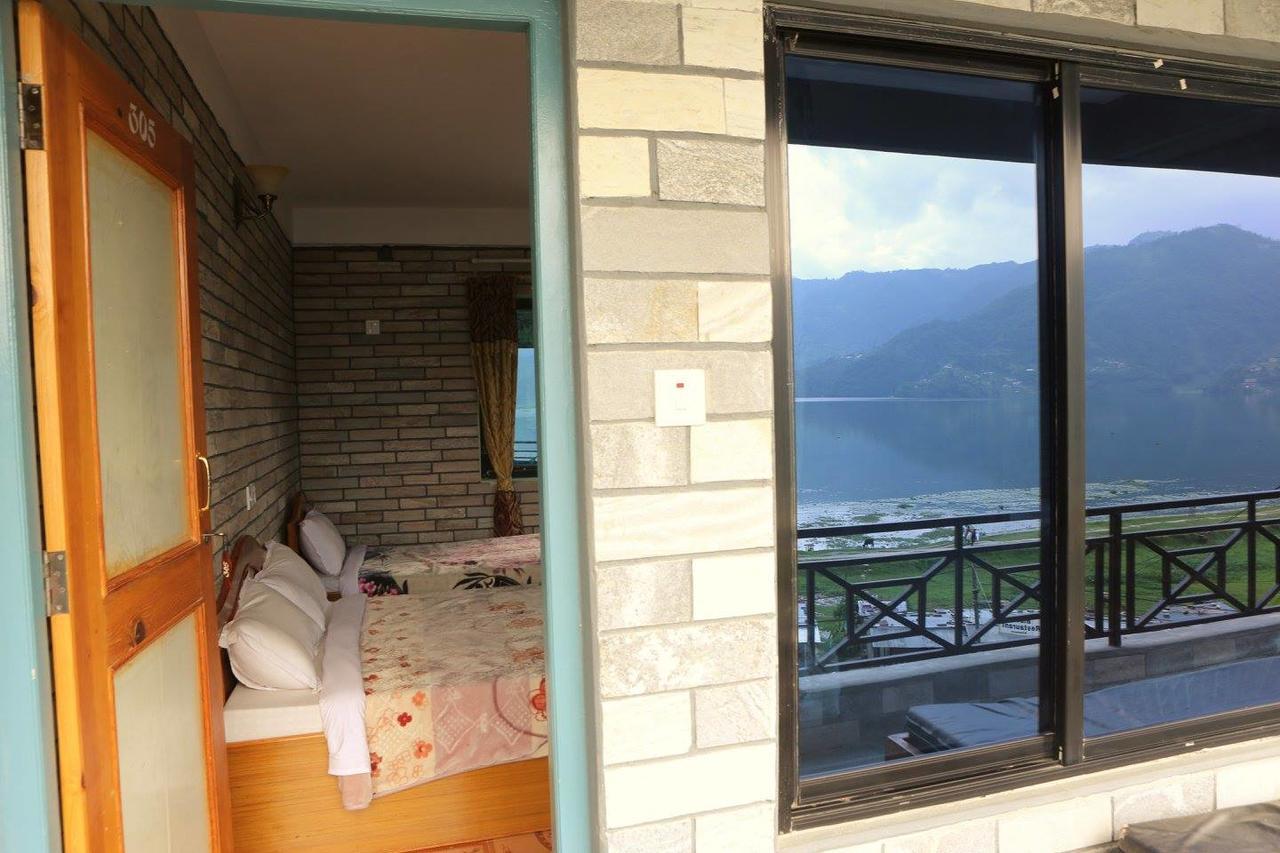 Lake Vision Guesthouse Pokhara Esterno foto