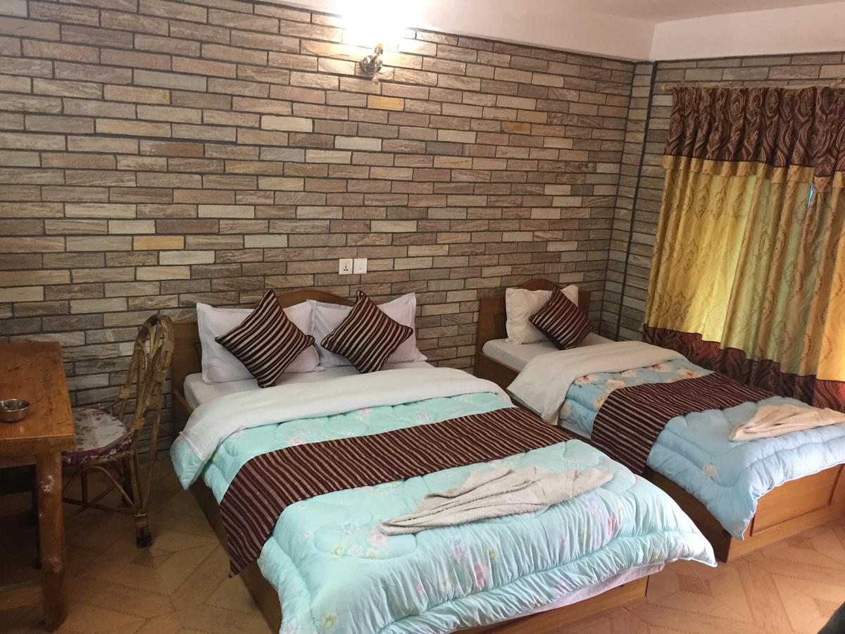 Lake Vision Guesthouse Pokhara Esterno foto