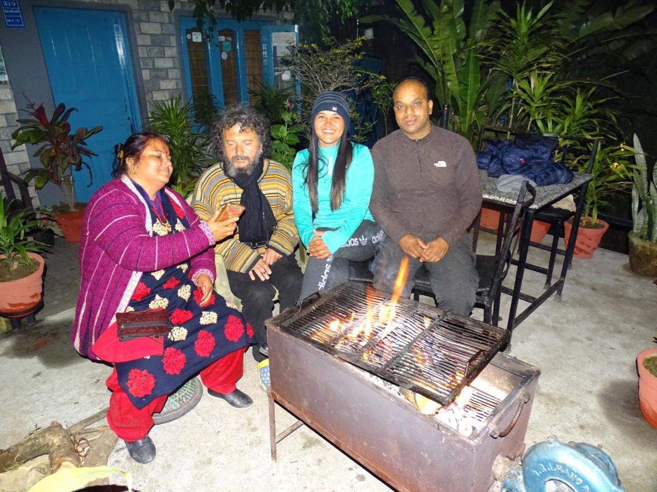 Lake Vision Guesthouse Pokhara Esterno foto