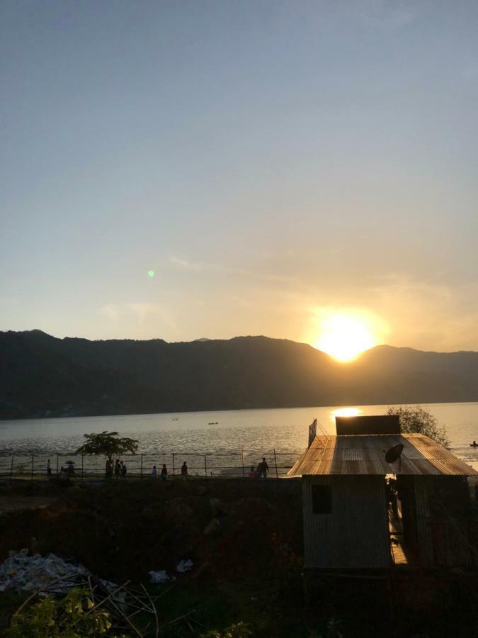Lake Vision Guesthouse Pokhara Esterno foto