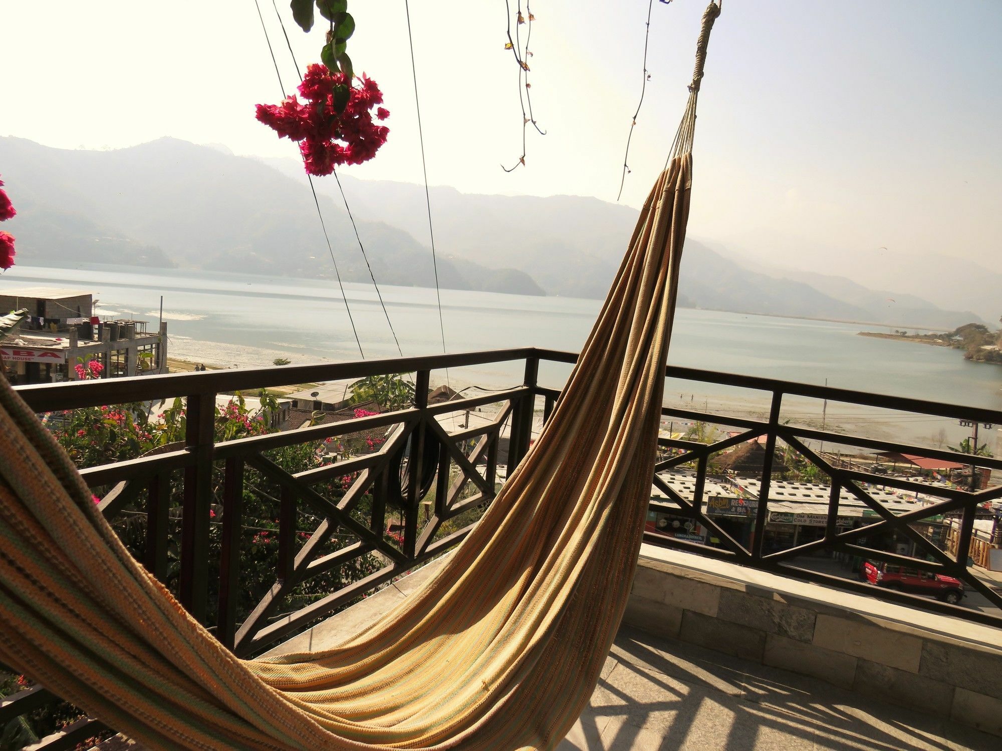 Lake Vision Guesthouse Pokhara Esterno foto