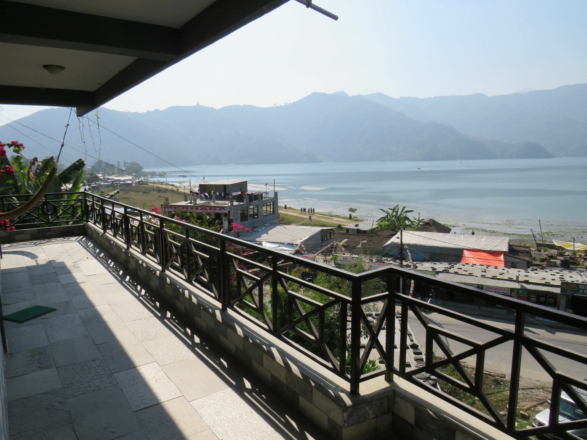 Lake Vision Guesthouse Pokhara Esterno foto